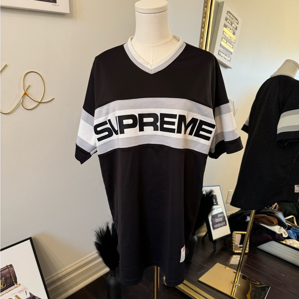Supreme Monochrome Logo Tee - Picture 2 of 3